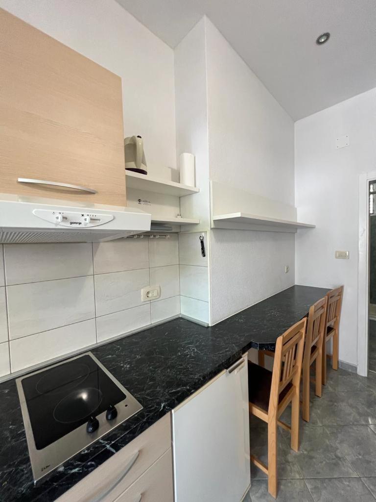 Story Apartment Baška Voda Екстериор снимка